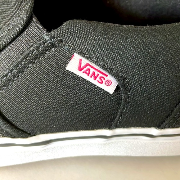 VANS•CLASSIC SLIP ON•BLACK •BUTTERFLIES•FLOWERS•WOMENS 6.5 / MISSY GIRLS 5 - Picture 3 of 8